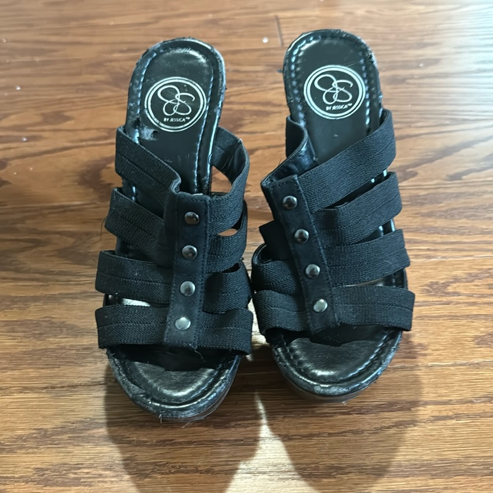 Jessica Simpson platform heels